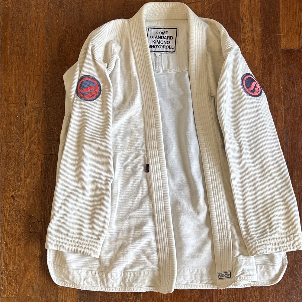 Hoyoroll COMP Standard White Kimono Gi with Pink Trim - Picture 4 of 5